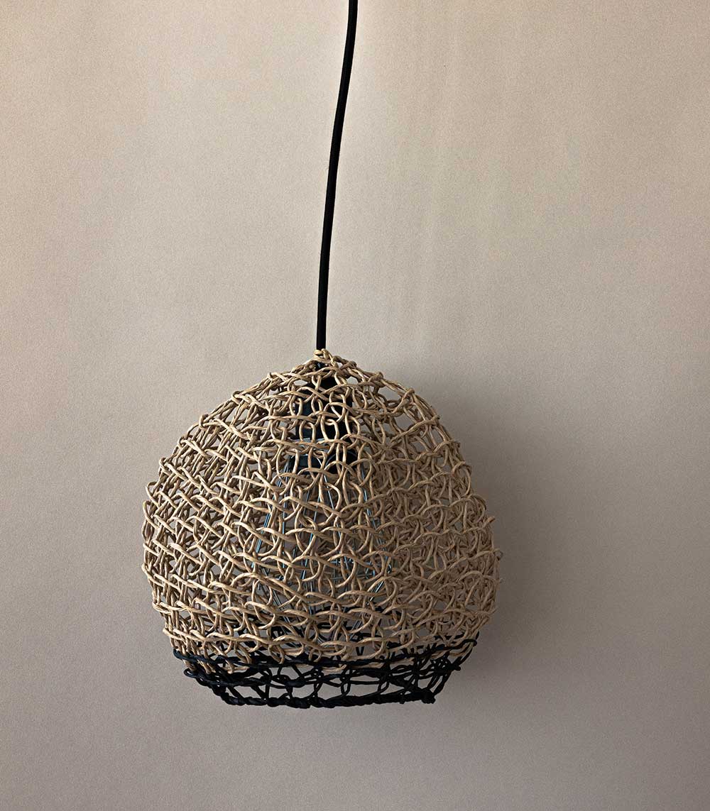 Luminaire Filet 100 % Papier recyclé Naturel et Noir Best Before - Jane ...