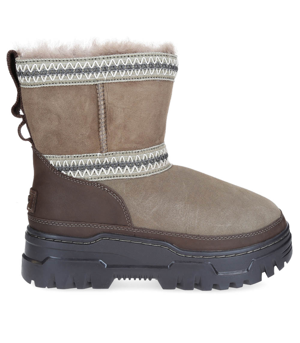 Classic Mini Trailgazer Hickory UGG® Boots