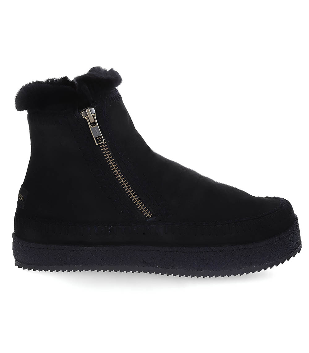 Boots Setsu Crochet Black Suede laidback london