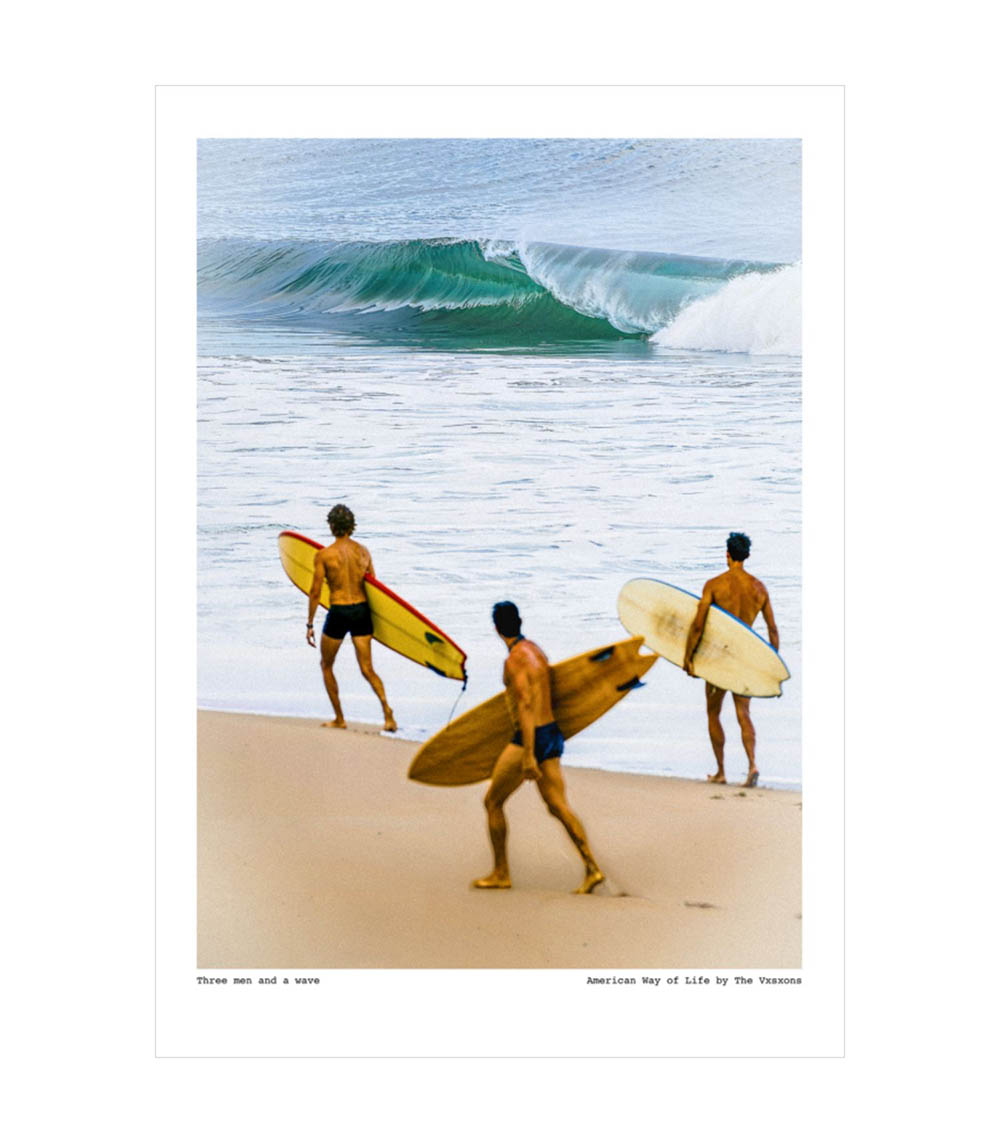 Affiche The Vision Awol 010 - Three men and a wave 56 x 76 cm Image Republic