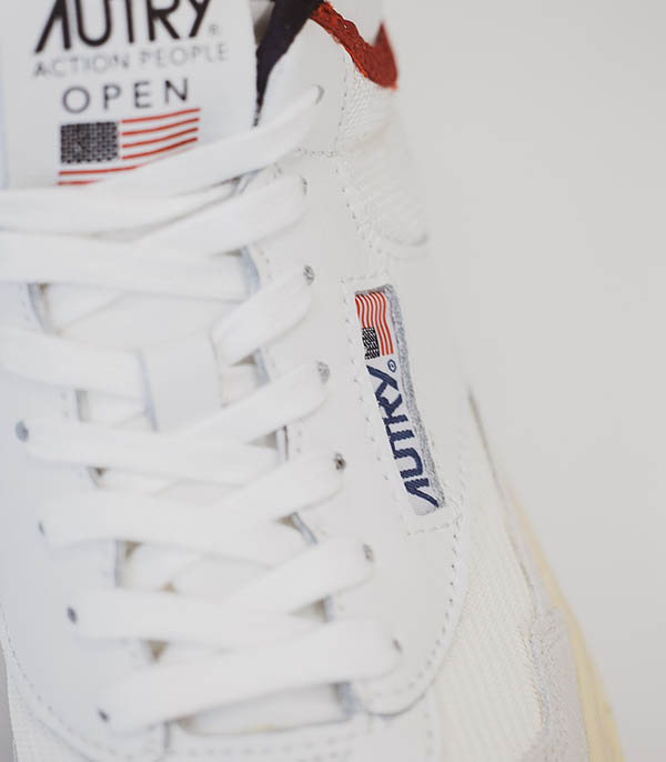 Baskets Open Mid Cut White/USA Autry