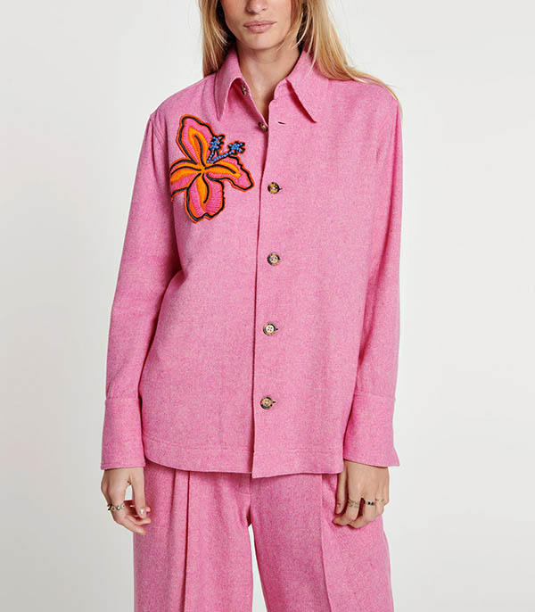 Veste en tweed rose à patch fleur d'hibiscus Mira Mikati