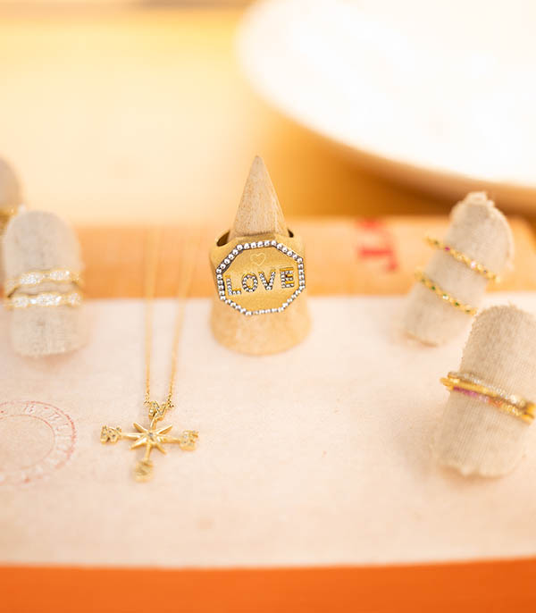 Love ring yellow gold white sapphires Feidt Paris