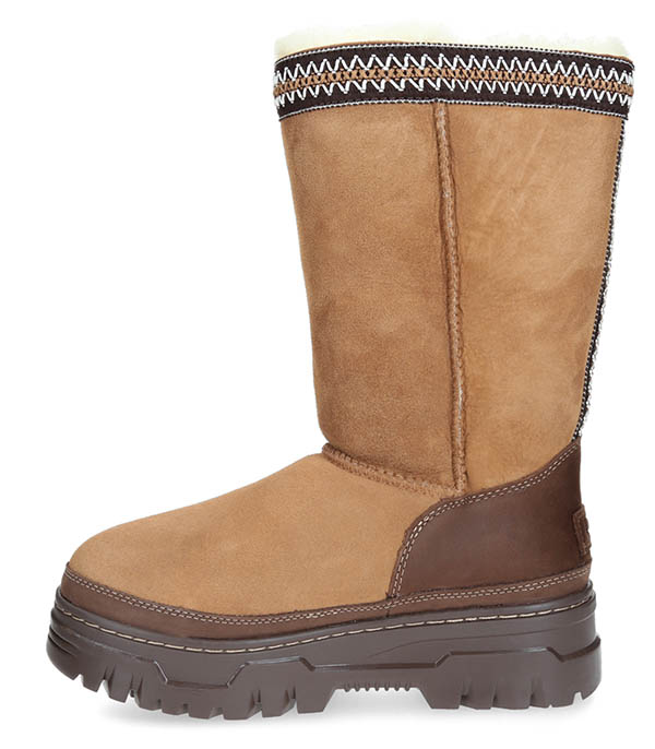 Classic Tall Trailgazer Chesnut UGG® Boots