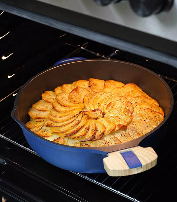 The Fabulous 8-in-1 Saphir Cookut pan