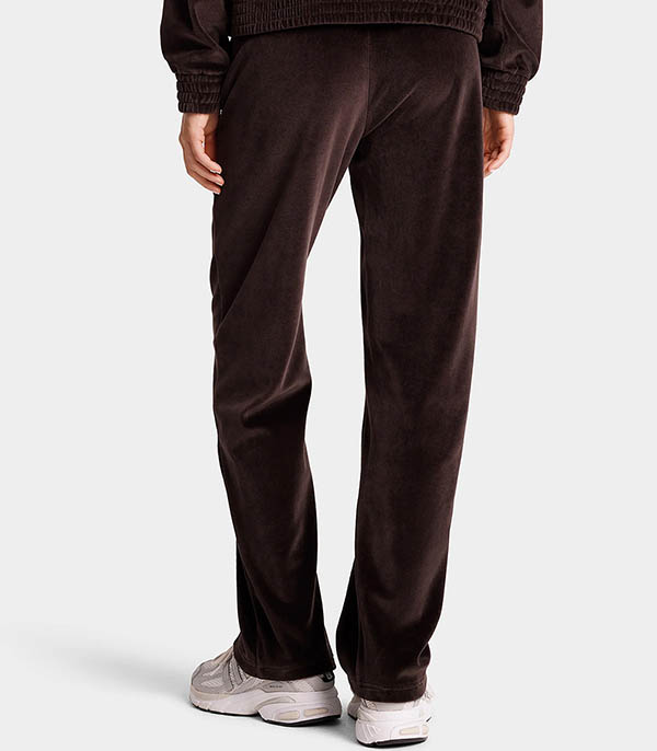 NY Crest Chocolate/Cream Sporty & Rich velour sweatpants