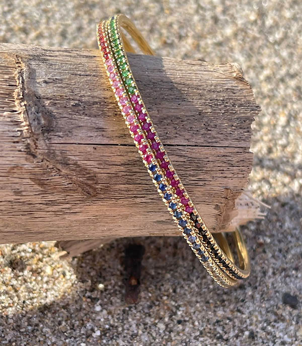 Bangle multi sapphires in gold And... Paris