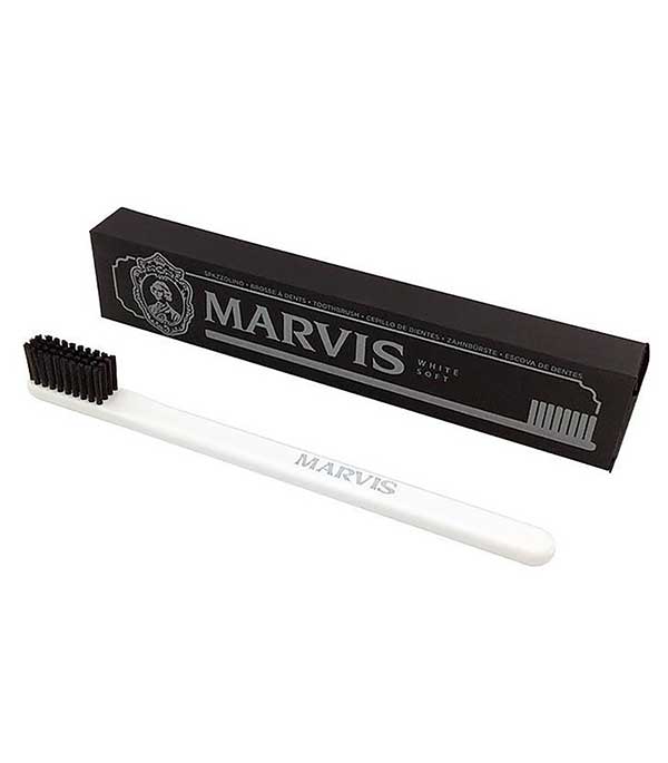 Brosse à dents souple avec étui Marvis