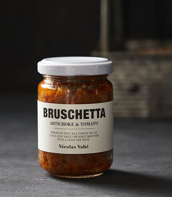 Bruschetta artichoke & tomato sauce Nicolas Vahé