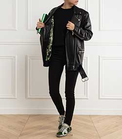 Tenue portée avec Carnet de projets en cuir Jane de Boy