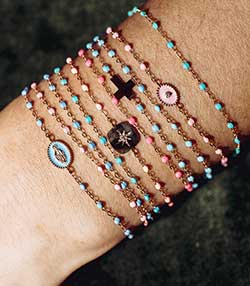 Tenue portée avec Bracelet Etoile du Nord or rose, perles de résine et diamant