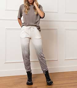 Tenue portée avec Pantalon éponge tie & dye