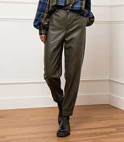 Tenue portée avec Pantalon faux cuir Easy Record