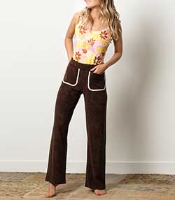 Tenue portée avec Pantalon Sofia Choco