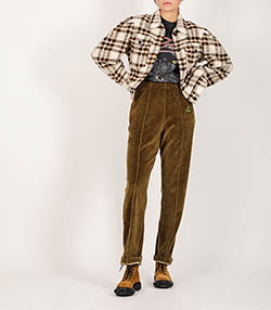Tenue portée avec Boots en daim Type 165 Caramel