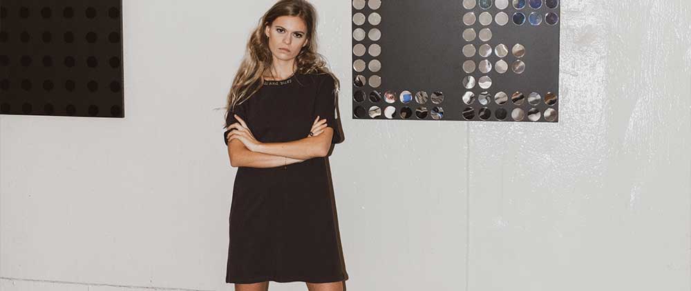 How to wear the T-shirt dress in style?